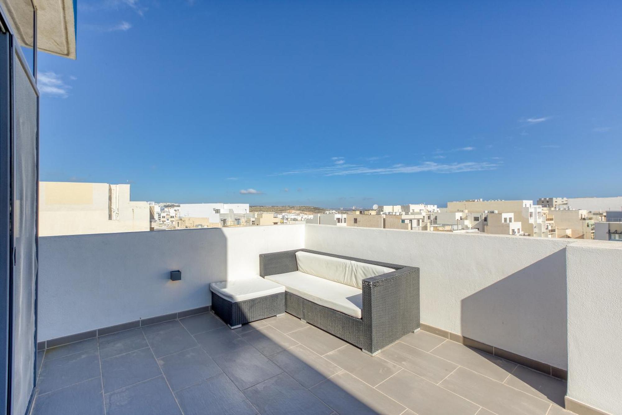 Sb17 - 2 Bed Penthouse Panorama In Qawra
